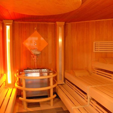 Sporthotel Neuruppin - Apartmenthaus Mit Ferienwohnungen エクステリア 写真