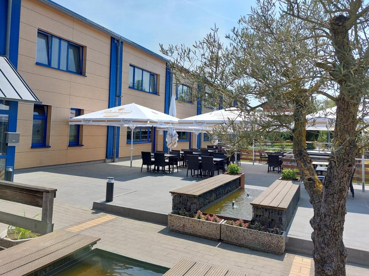 Sporthotel Neuruppin - Apartmenthaus Mit Ferienwohnungen エクステリア 写真
