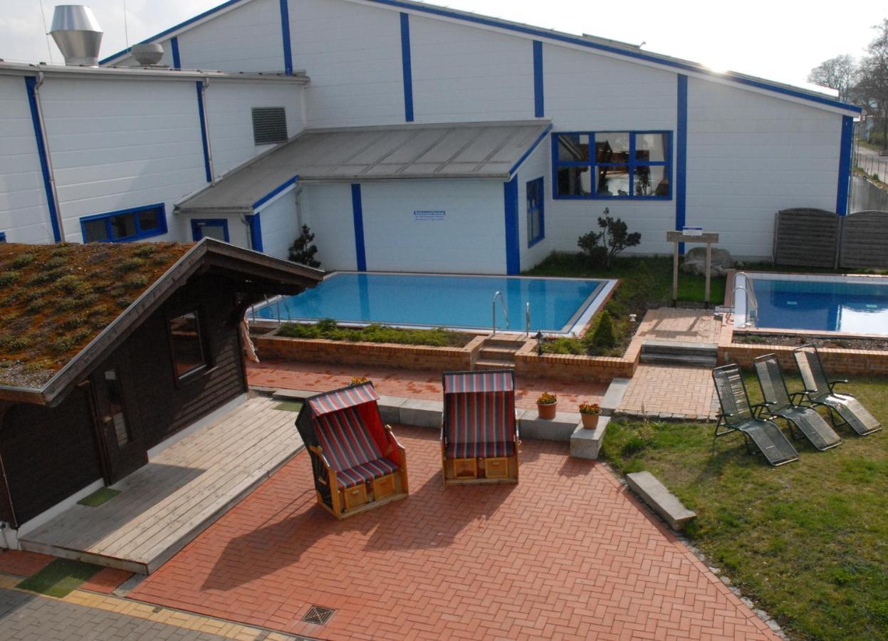 Sporthotel Neuruppin - Apartmenthaus Mit Ferienwohnungen エクステリア 写真