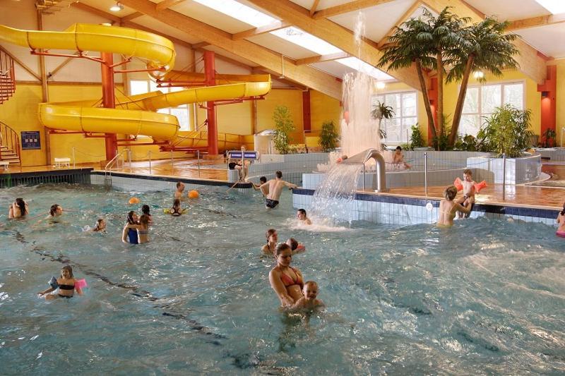 Sporthotel Neuruppin - Apartmenthaus Mit Ferienwohnungen エクステリア 写真