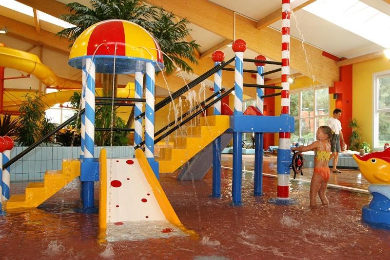 Sporthotel Neuruppin - Apartmenthaus Mit Ferienwohnungen エクステリア 写真