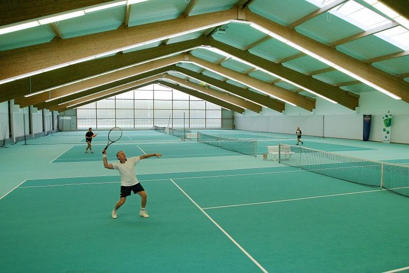 Sporthotel Neuruppin - Apartmenthaus Mit Ferienwohnungen エクステリア 写真